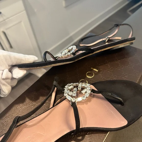 Gucci Black Sandals with Crystal Accents - Picture 3 of 5